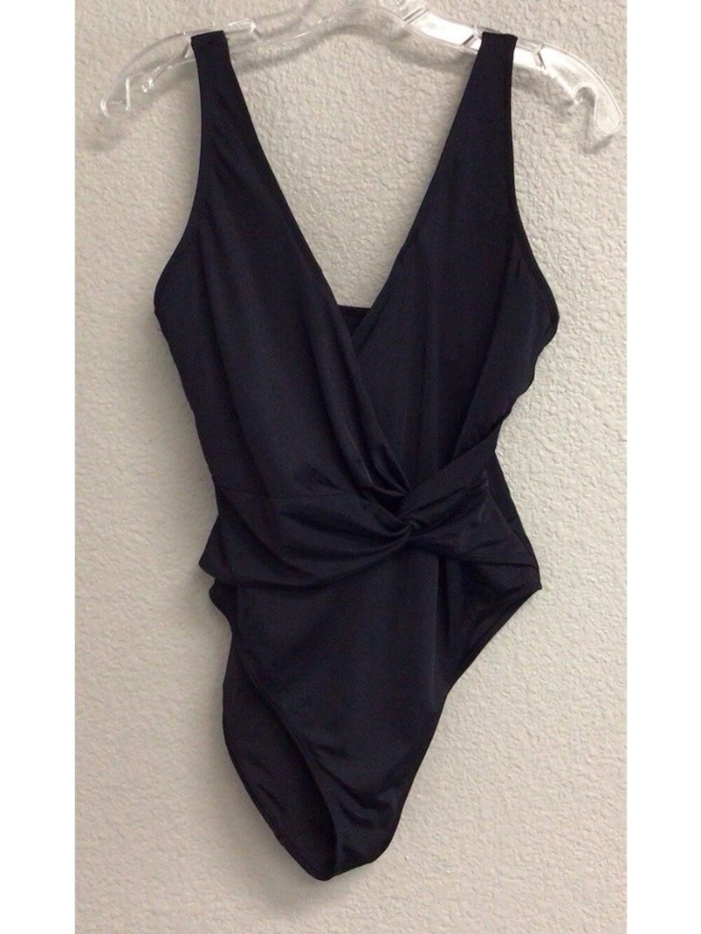 Andie Swim One Piece Swimsuit Bathing Suit Black Size Large Twist Front Slimming